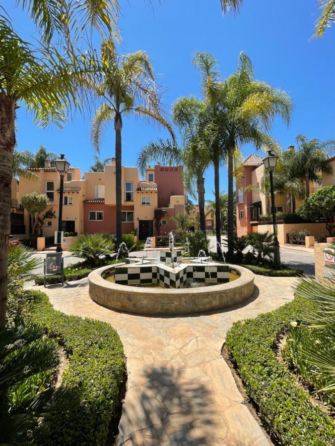 Halo - Amazing 4br Townhouse With Jacuzzi And Big Terrace Apartment