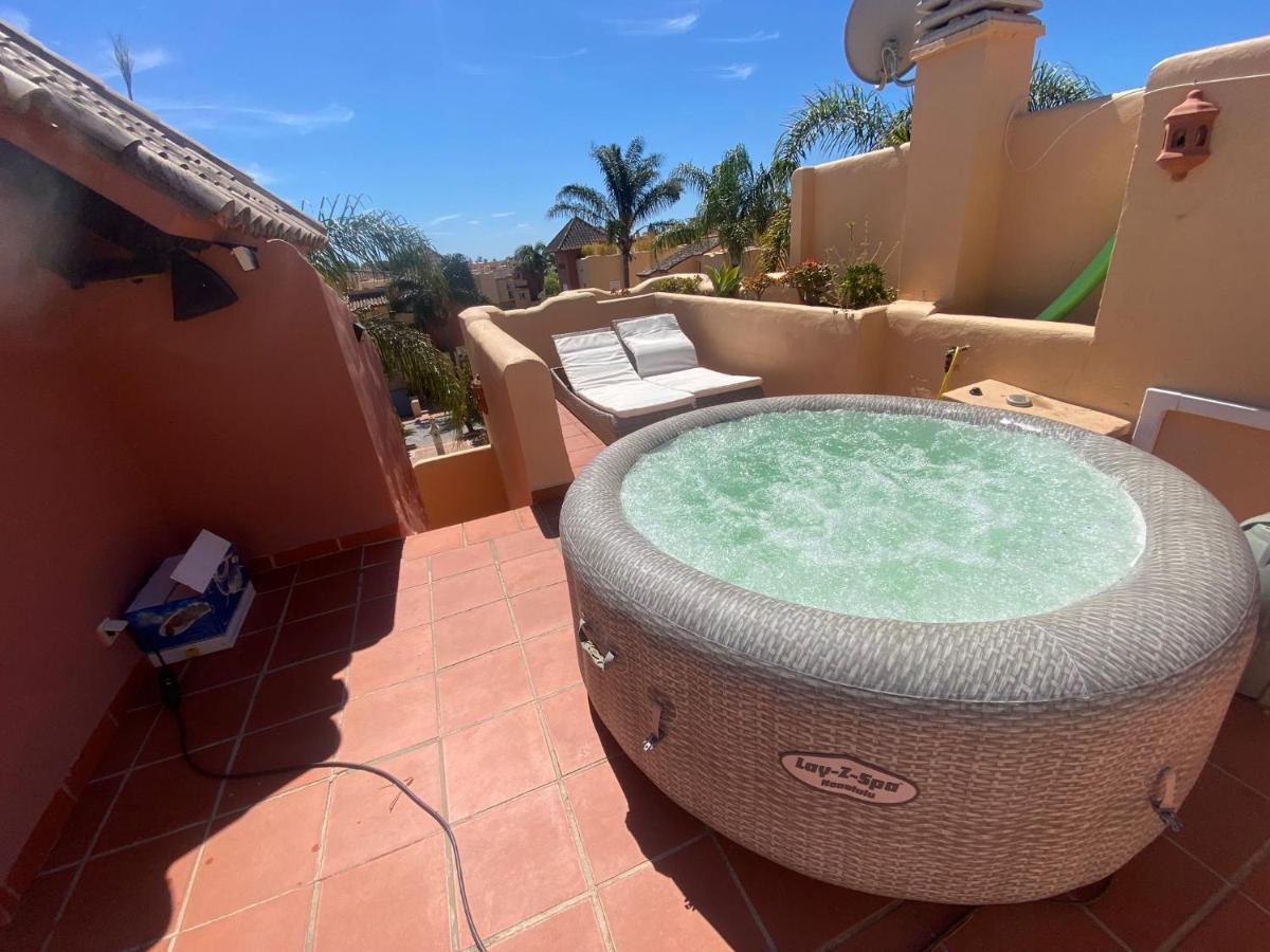 Halo - Amazing 4br Townhouse With Jacuzzi And Big Terrace Apartment *
