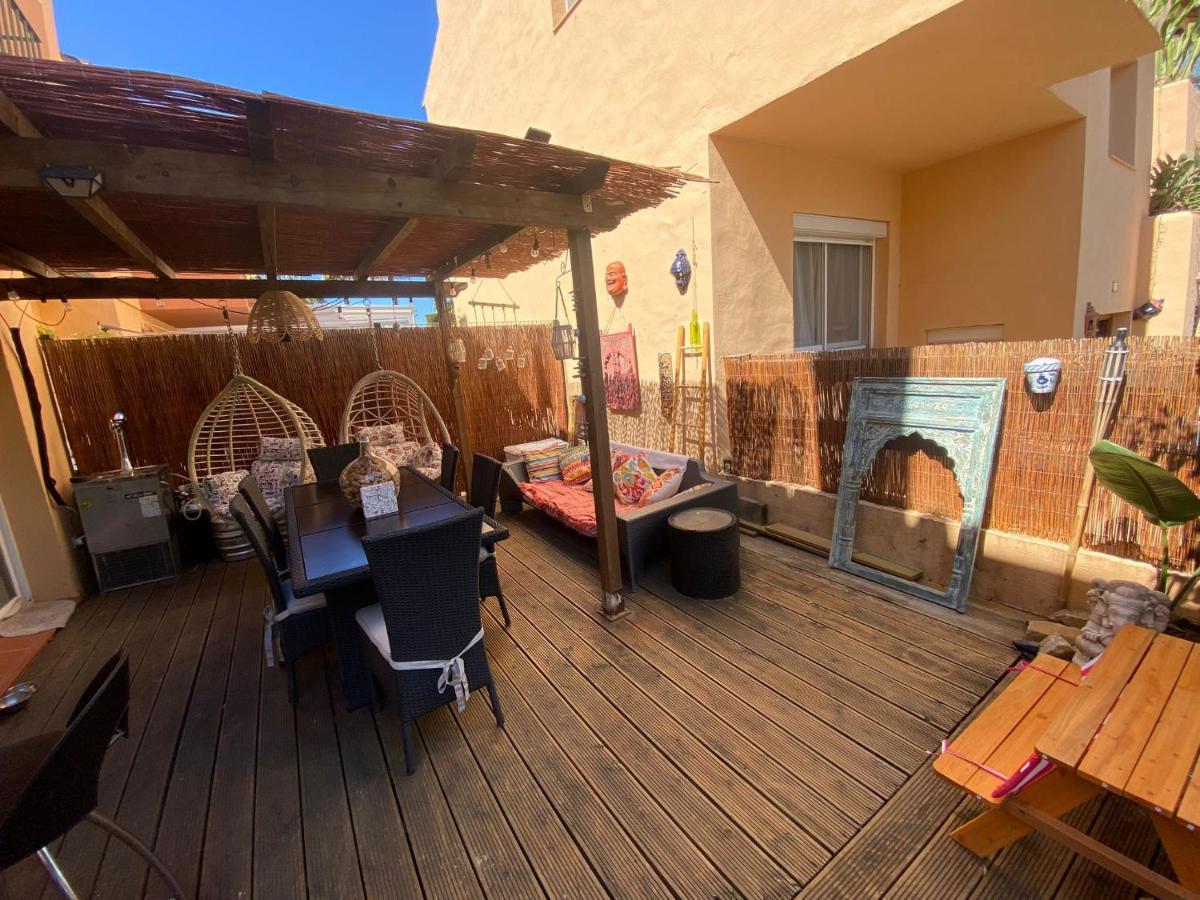 Halo - Amazing 4br Townhouse With Jacuzzi And Big Terrace Apartment *